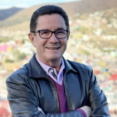 Dr. Camilo Cruz